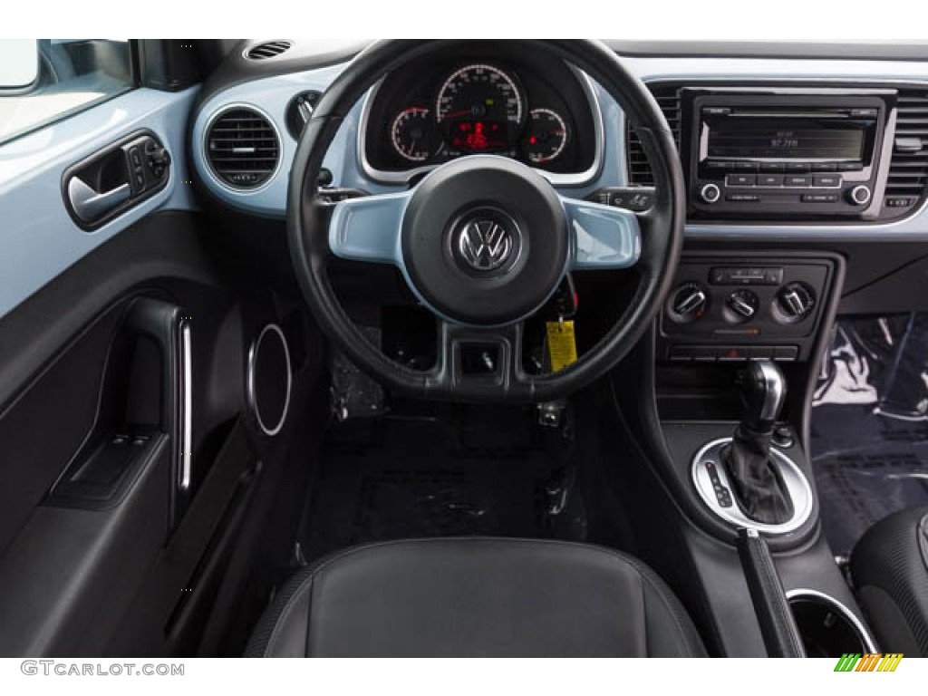 2013 Volkswagen Beetle 2.5L Titan Black Dashboard Photo #146606889