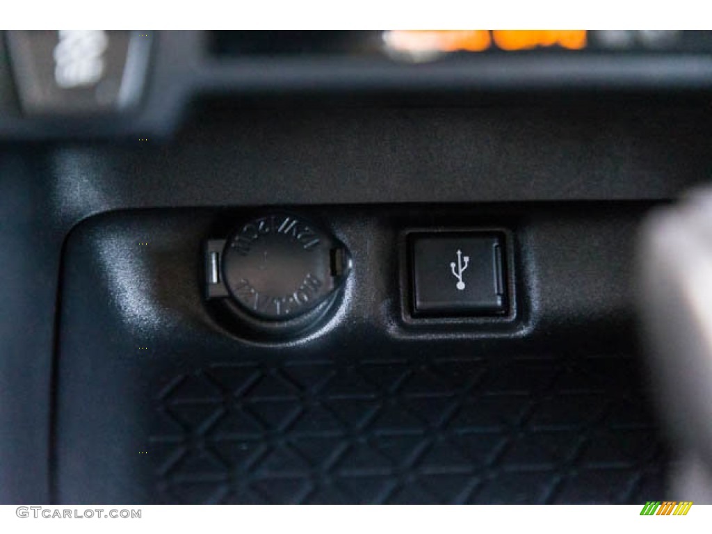 2021 RAV4 XLE AWD - Midnight Black Metallic / Black photo #17