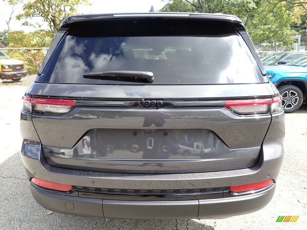 2024 Grand Cherokee Altitude X 4x4 - Baltic Gray Metallic / Global Black photo #4
