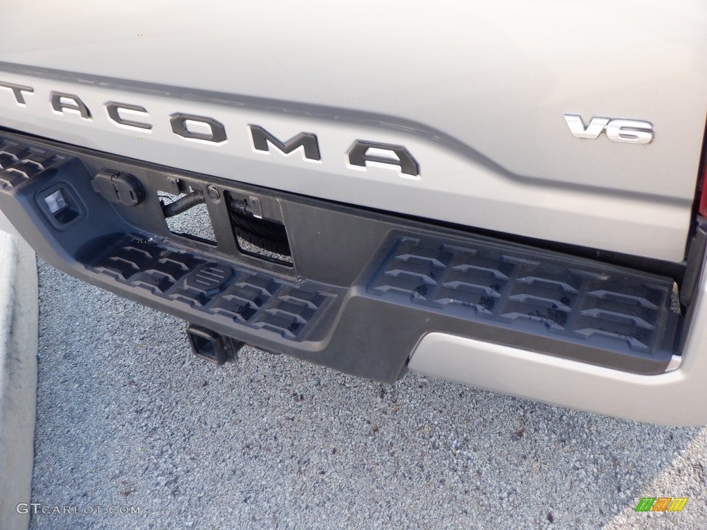 2021 Tacoma SR5 Double Cab 4x4 - Silver Sky Metallic / Cement photo #11