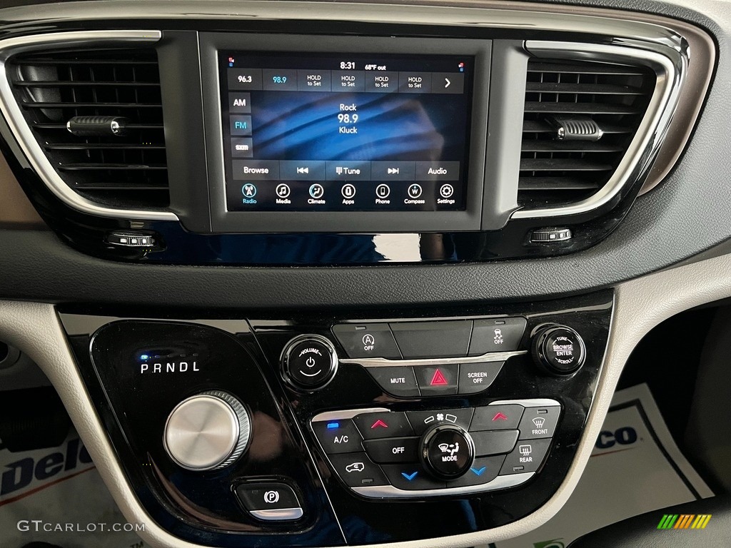 2021 Chrysler Voyager LXI Controls Photo #146608250