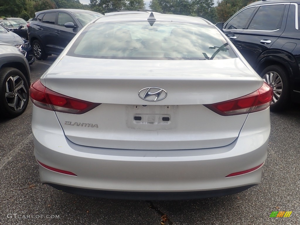 2018 Elantra SEL - Symphony Silver / Black photo #3