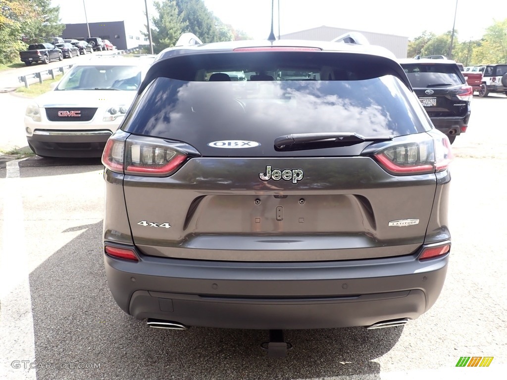 2019 Cherokee Latitude Plus 4x4 - Granite Crystal Metallic / Black photo #4