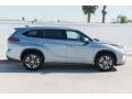 Celestial Silver Metallic 2020 Toyota Highlander XLE Exterior