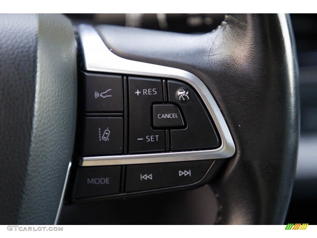 2020 Toyota Highlander XLE Black Steering Wheel Photo #146608860