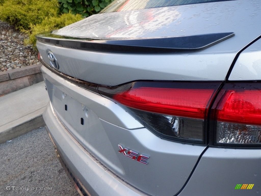 2021 Corolla XSE - Classic Silver Metallic / Black photo #9