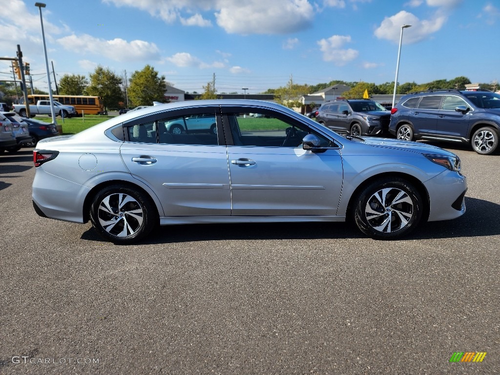 2022 Legacy Premium - Ice Silver Metallic / Titanium Gray photo #15