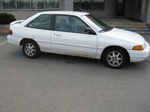 1996 Ford Escort LX Sedan Data, Info and Specs