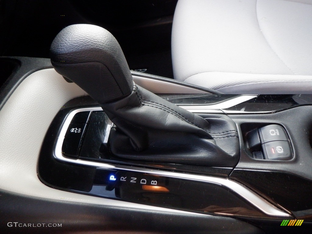 2020 Toyota Corolla LE Transmission Photos