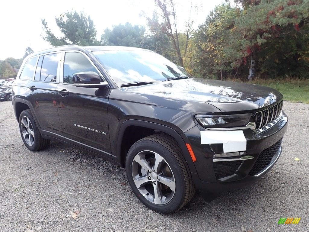 2023 Grand Cherokee Limited 4x4 - Rocky Mountain Pearl / Wicker Beige/Global Black photo #3
