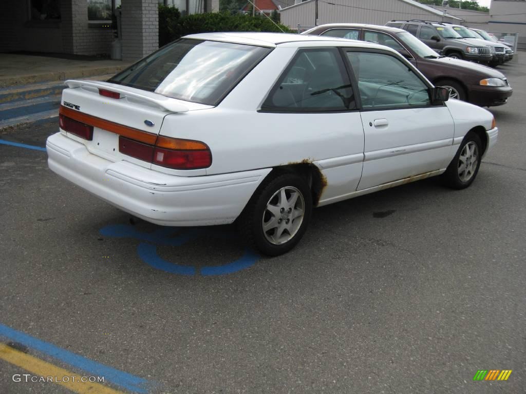1996 Escort LX Sedan - Oxford White / Gray photo #4