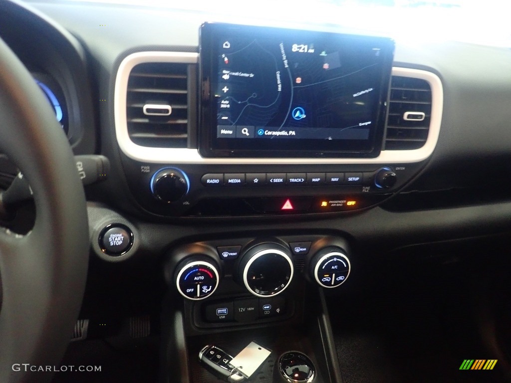 2024 Hyundai Venue Limited Controls Photo #146610922