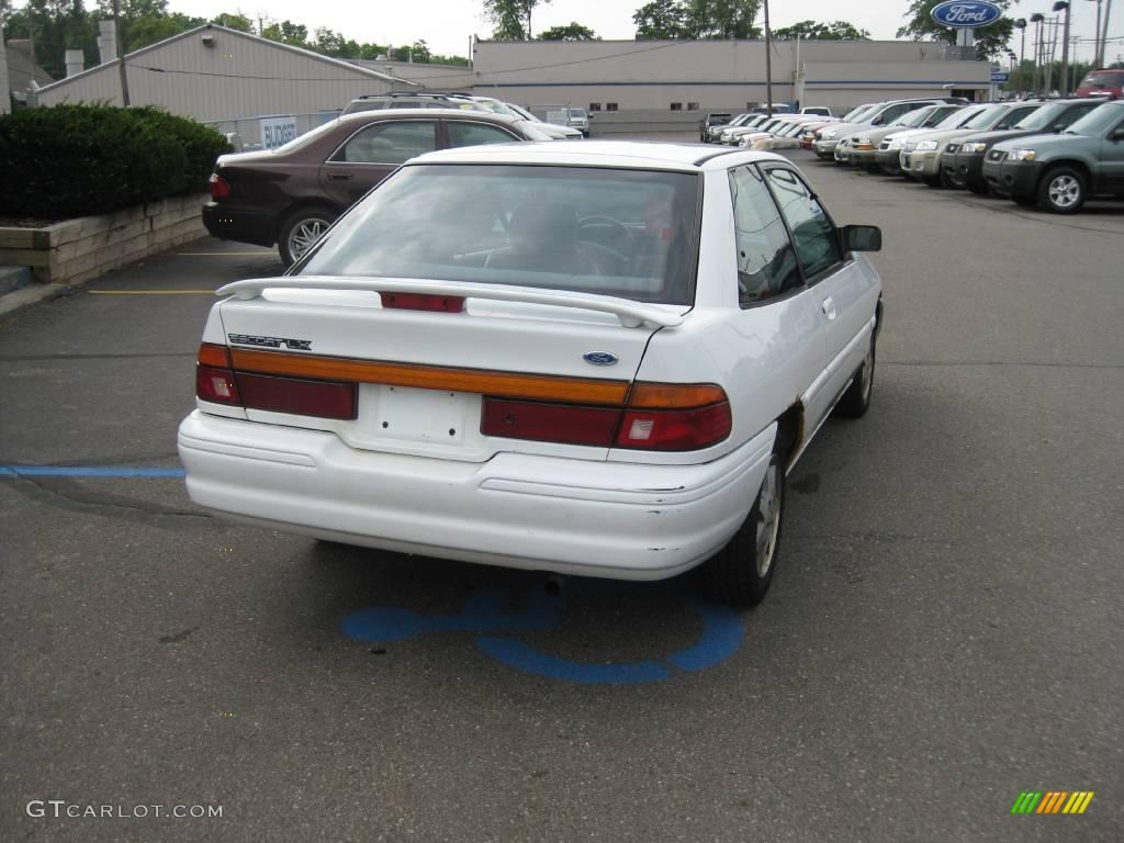 1996 Escort LX Sedan - Oxford White / Gray photo #5