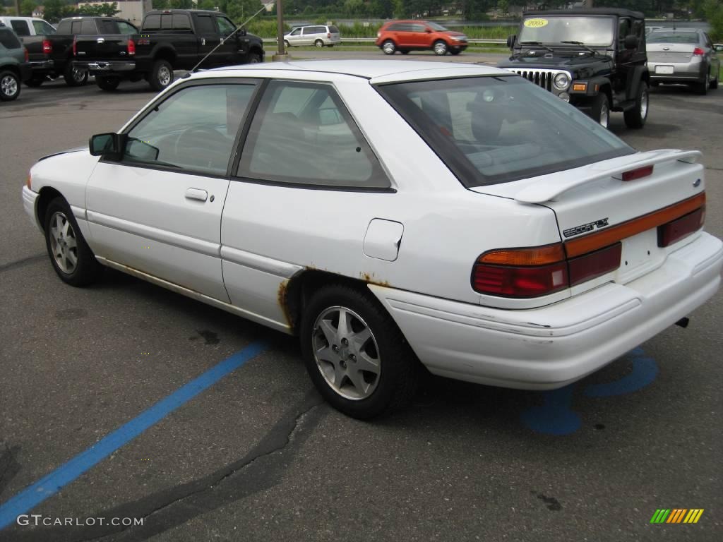 1996 Escort LX Sedan - Oxford White / Gray photo #8