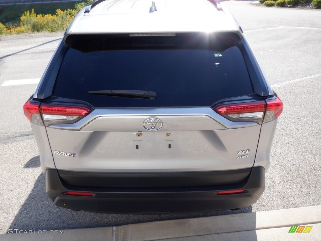 2020 RAV4 XLE Premium AWD - Silver Sky Metallic / Black photo #8