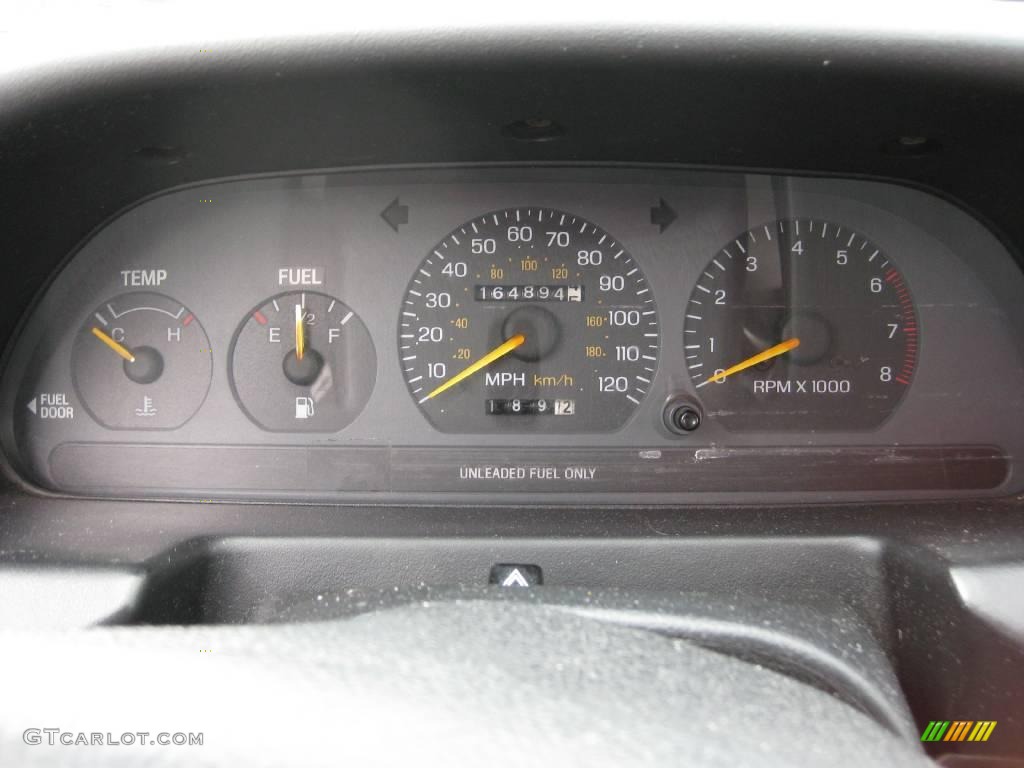 1996 Escort LX Sedan - Oxford White / Gray photo #25