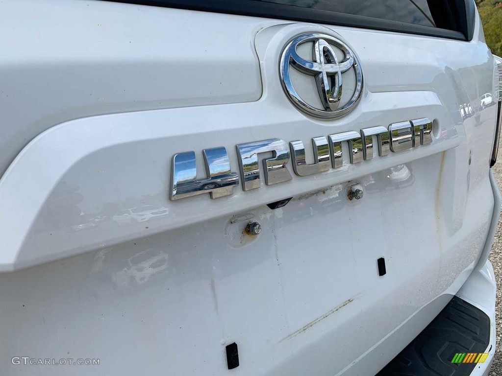 2014 4Runner SR5 4x4 - Super White / Graphite photo #29