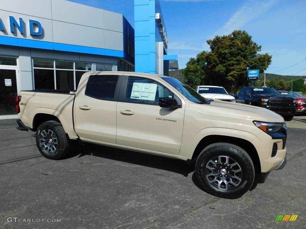 2023 Colorado Z71 Crew Cab 4x4 - Sand Dune Metallic / Jet Black/Adrenaline Red photo #3