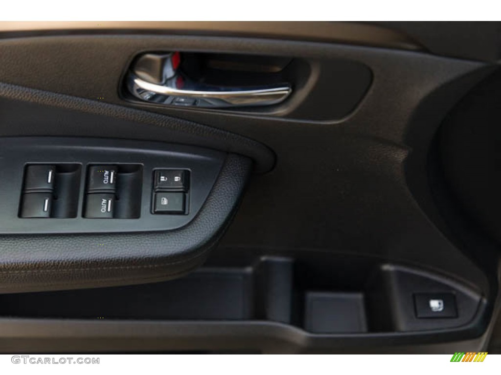 2021 Pilot EX AWD - Platinum White Pearl / Black photo #32