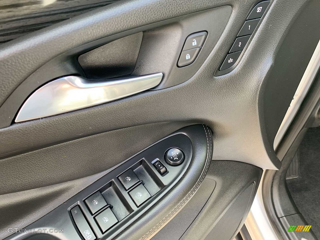 2017 Envision Essence AWD - Galaxy Silver Metallic / Ebony photo #22