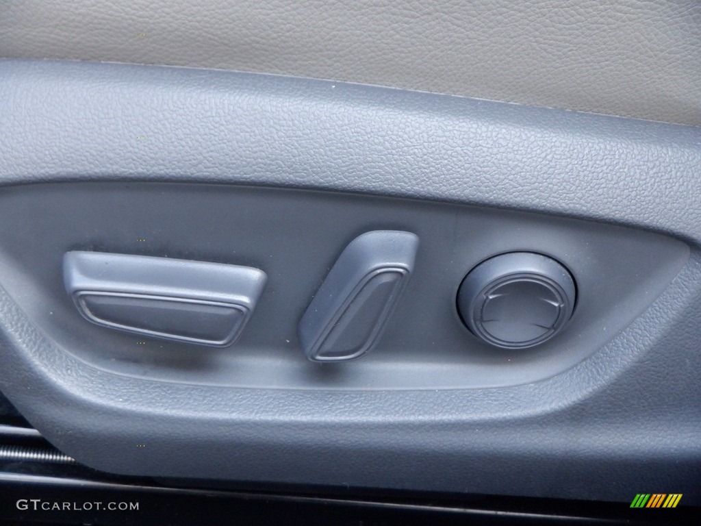 2020 Camry SE AWD - Predawn Gray Mica / Ash photo #14