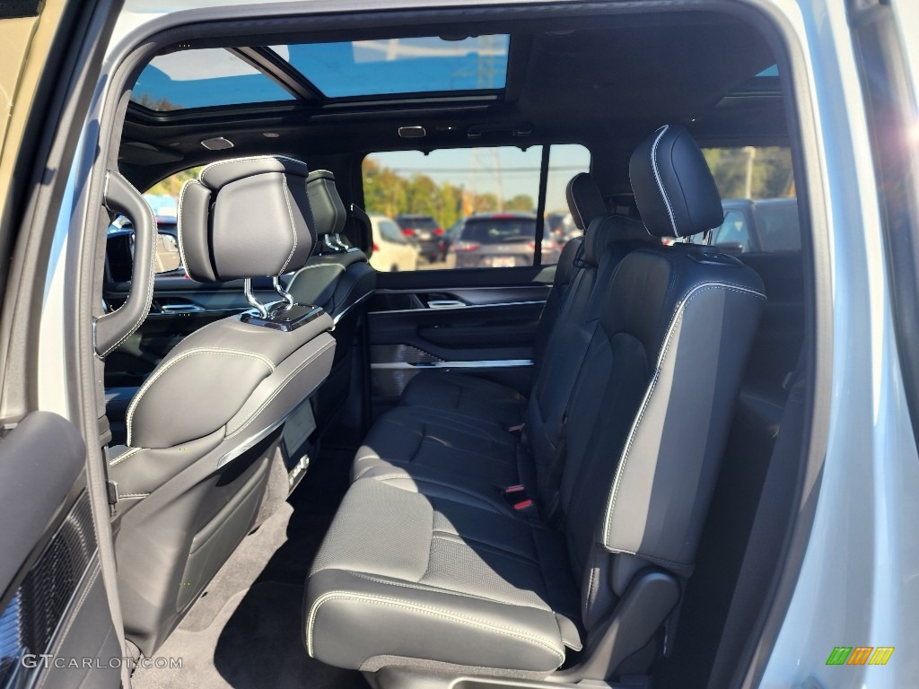 2023 Grand Wagoneer Series II 4x4 - Bright White / Global Black photo #7