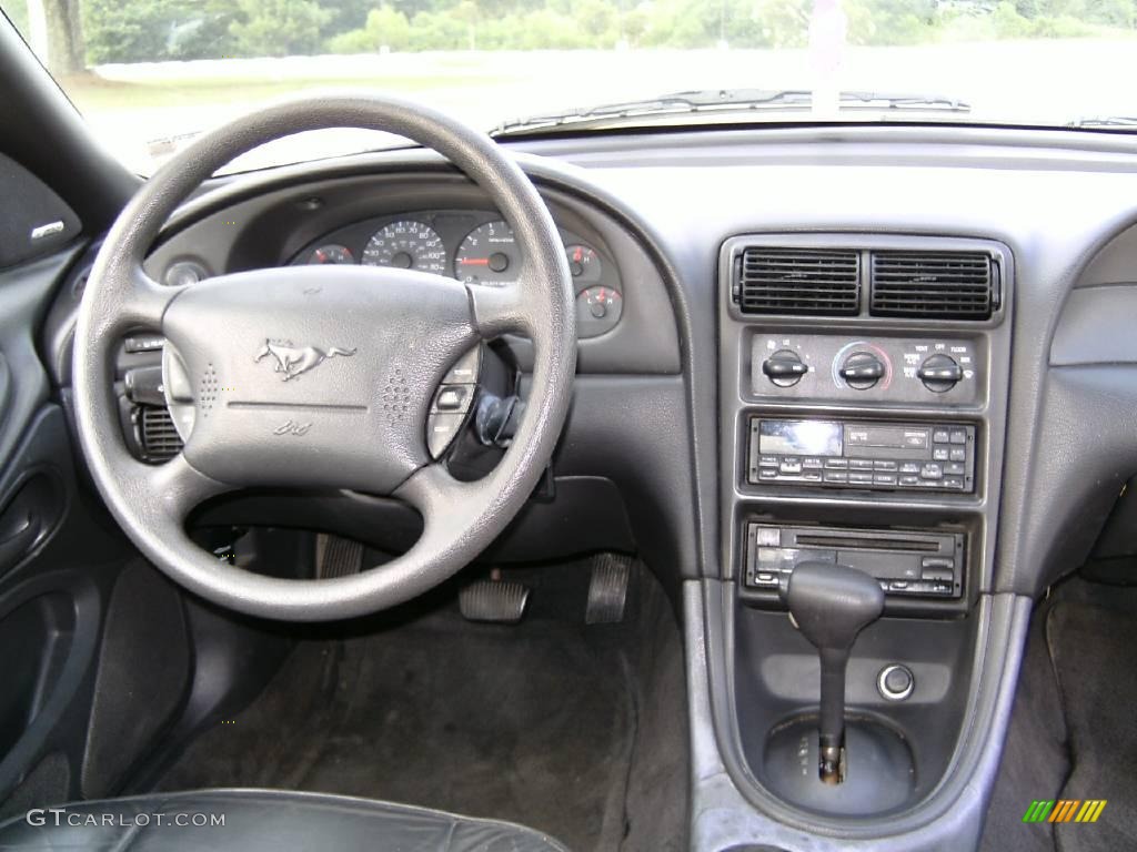 2000 Mustang V6 Convertible - Sunburst Gold Metallic / Dark Charcoal photo #4