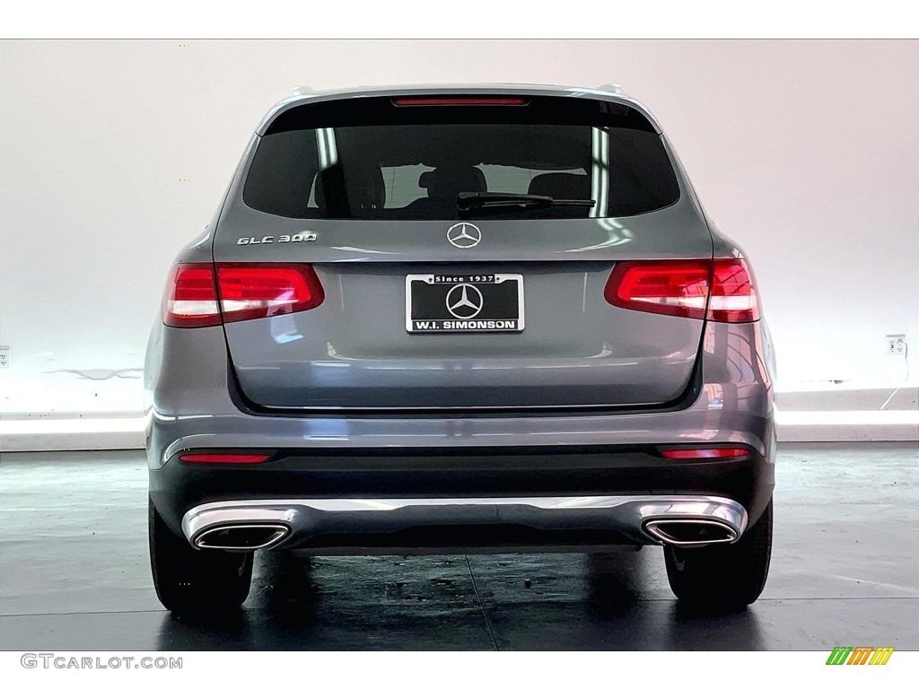 2017 GLC 300 - Selenite Grey Metallic / Black photo #3