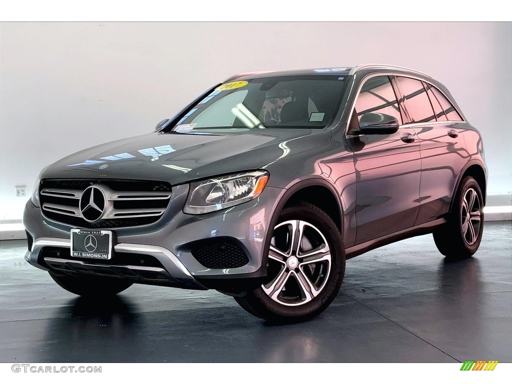 2017 Mercedes-Benz GLC 300 Exterior Photos