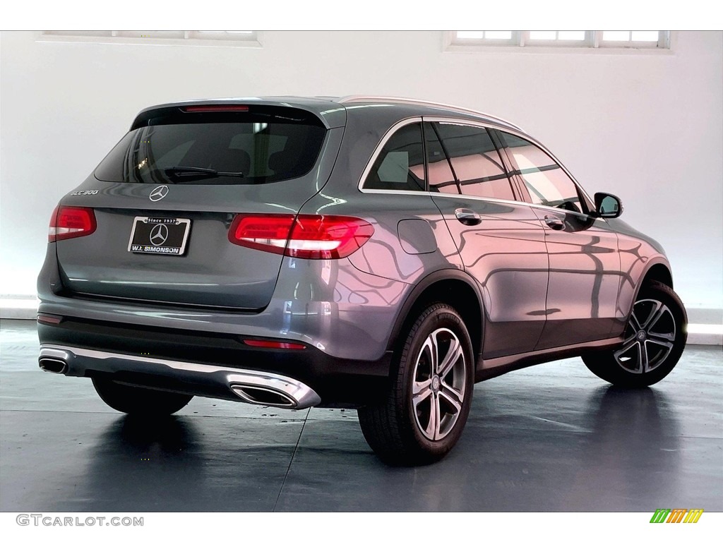 2017 GLC 300 - Selenite Grey Metallic / Black photo #13