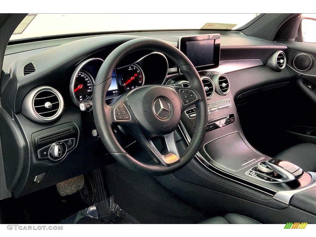 2017 GLC 300 - Selenite Grey Metallic / Black photo #14