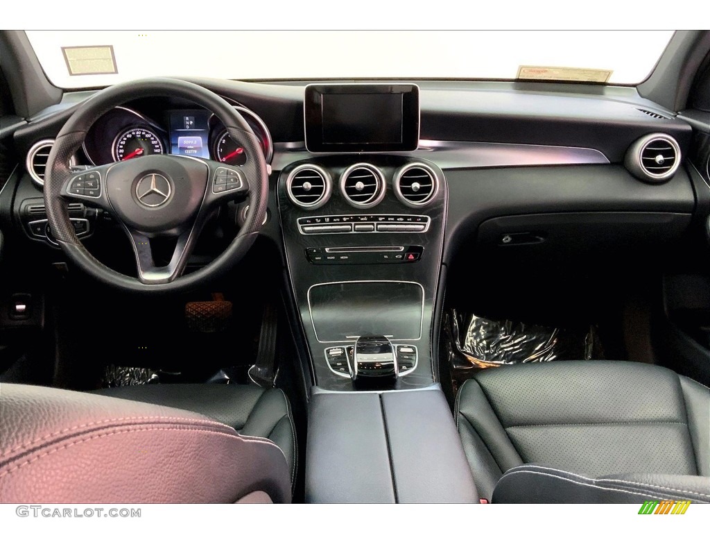 2017 GLC 300 - Selenite Grey Metallic / Black photo #15