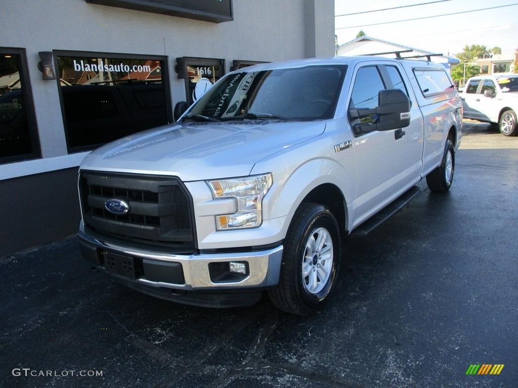 2016 F150 XL SuperCab 4x4 - Ingot Silver / Medium Earth Gray photo #2