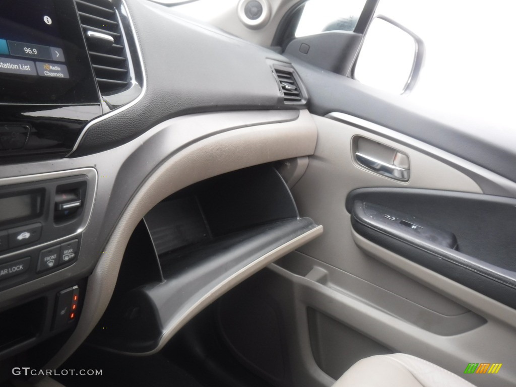 2020 Pilot EX-L AWD - Platinum White Pearl / Black photo #24