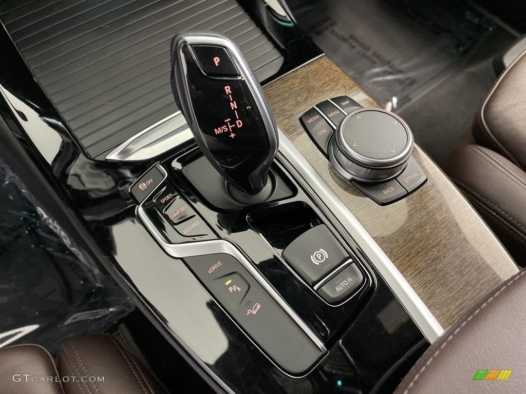 2020 BMW X3 xDrive30e Transmission Photos