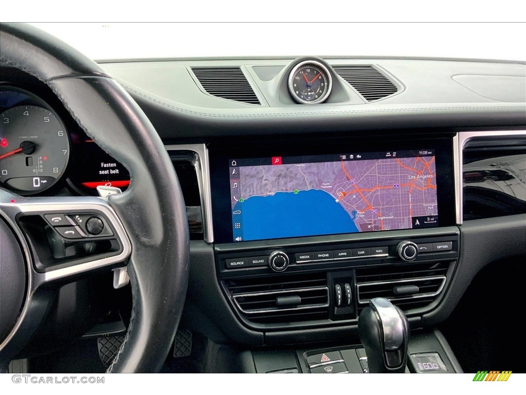 2021 Porsche Macan S Controls Photo #146624787