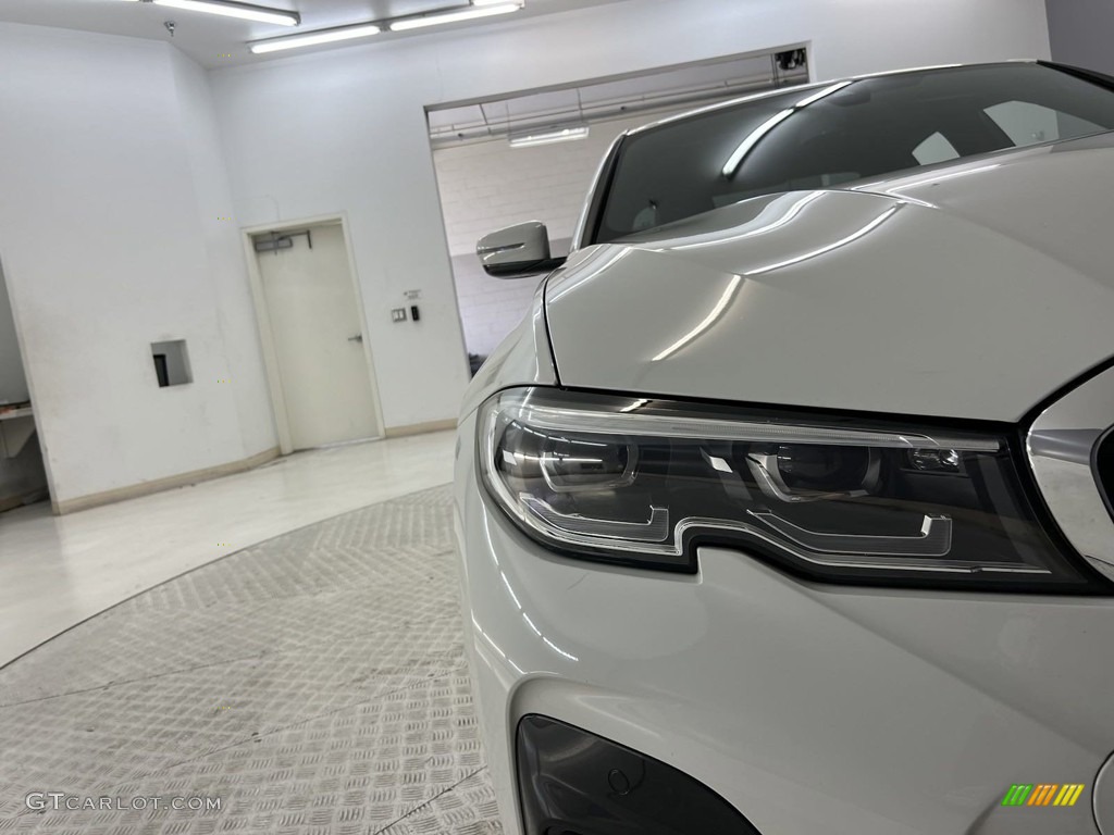 2020 3 Series 330i Sedan - Alpine White / Black photo #6