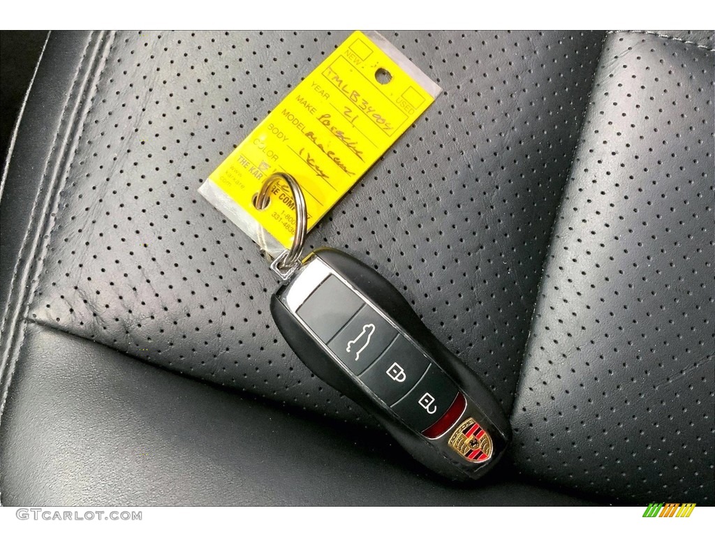 2021 Porsche Macan S Keys Photos