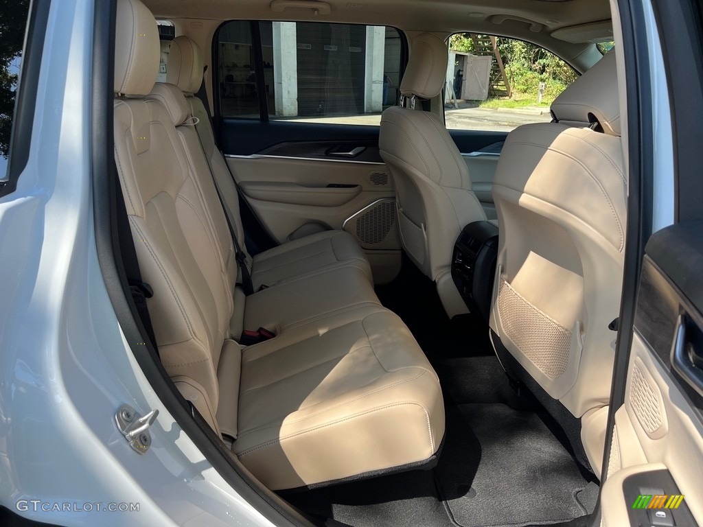 2022 Grand Cherokee Limited 4x4 - Bright White / Global Black/Wicker Beige photo #18