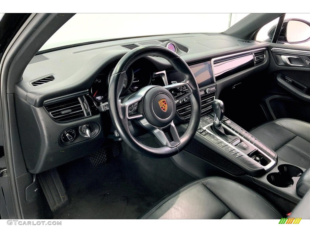 Black Interior 2021 Porsche Macan S Photo #146624998