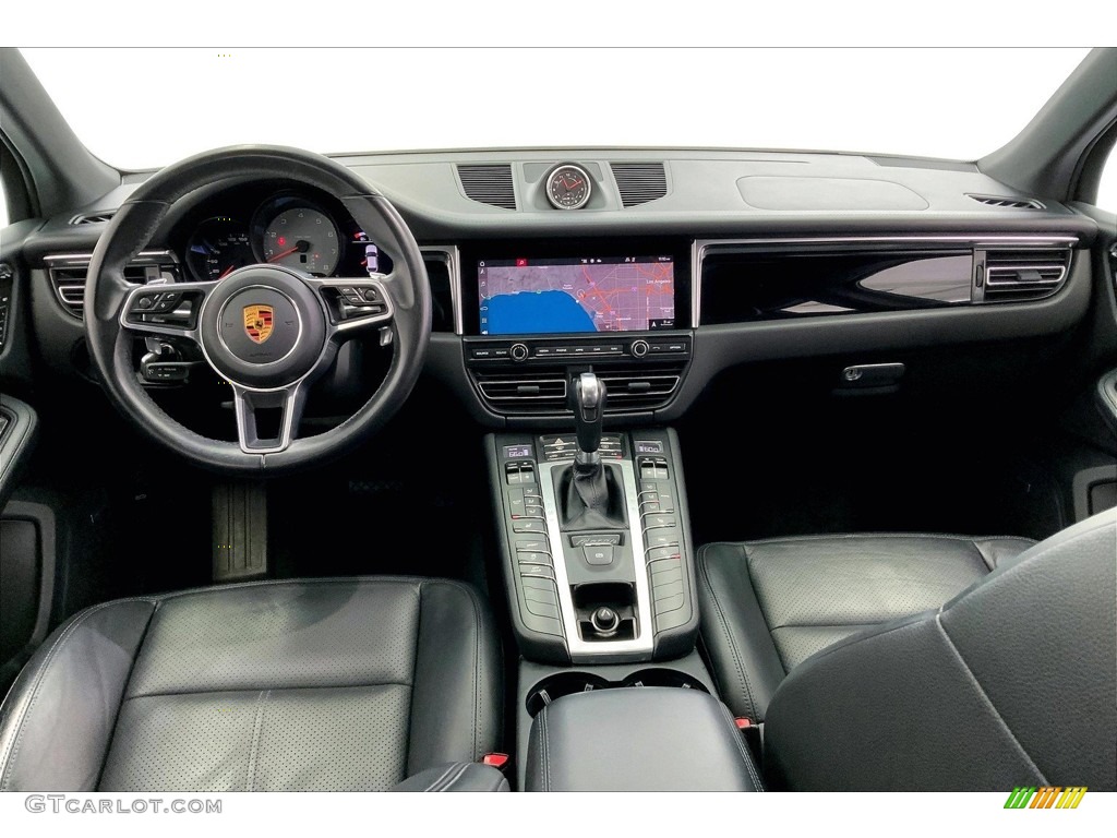 Black Interior 2021 Porsche Macan S Photo #146625019