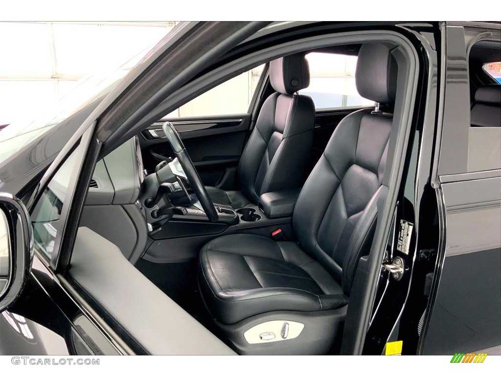 2021 Porsche Macan S Front Seat Photos