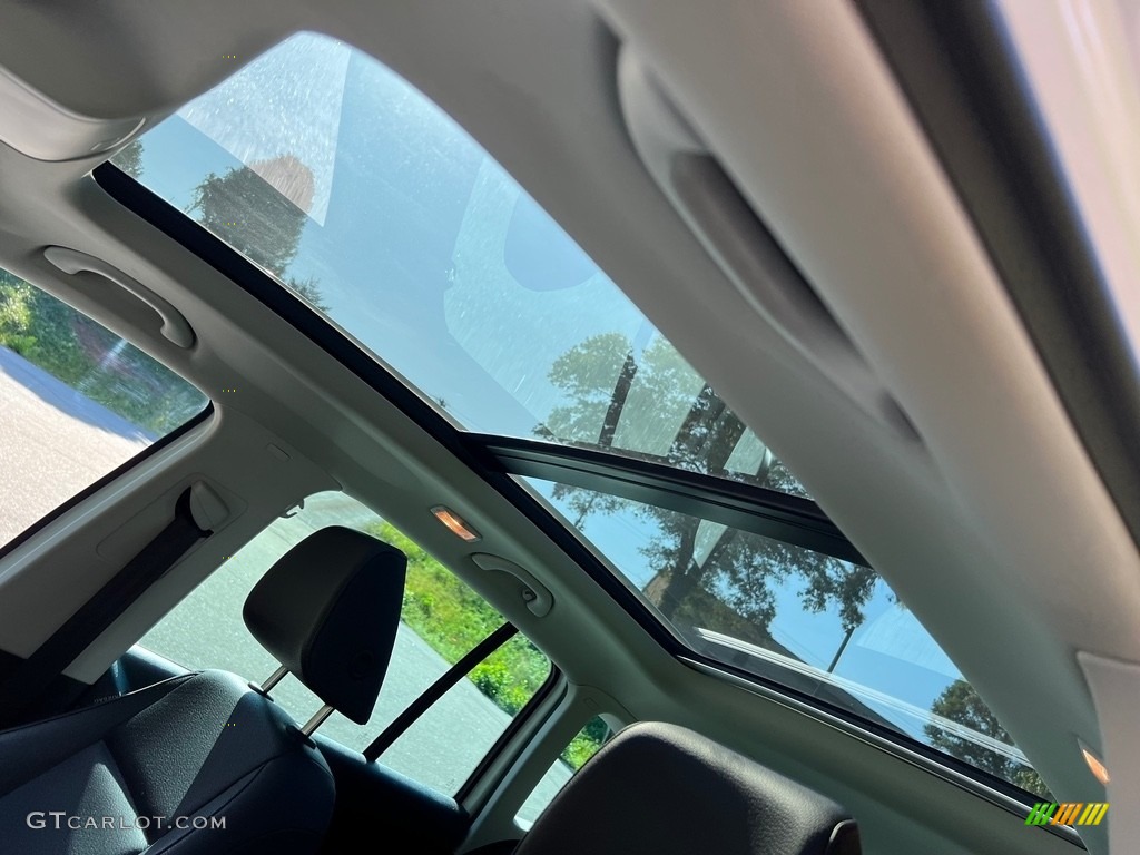 2015 Volkswagen Tiguan SEL 4Motion Sunroof Photos