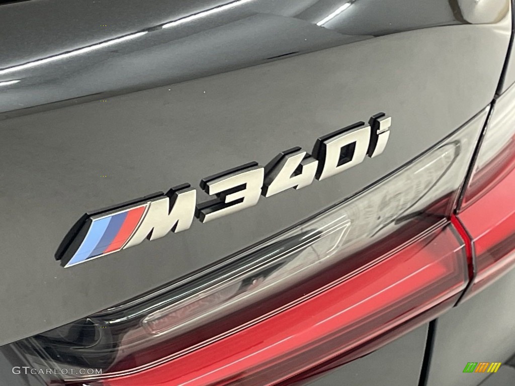 2022 BMW 3 Series M340i Sedan Marks and Logos Photos