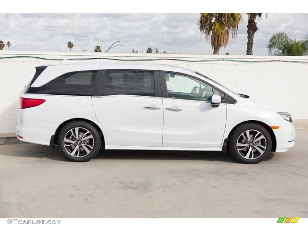Platinum White Pearl 2024 Honda Odyssey Touring Exterior Photo
