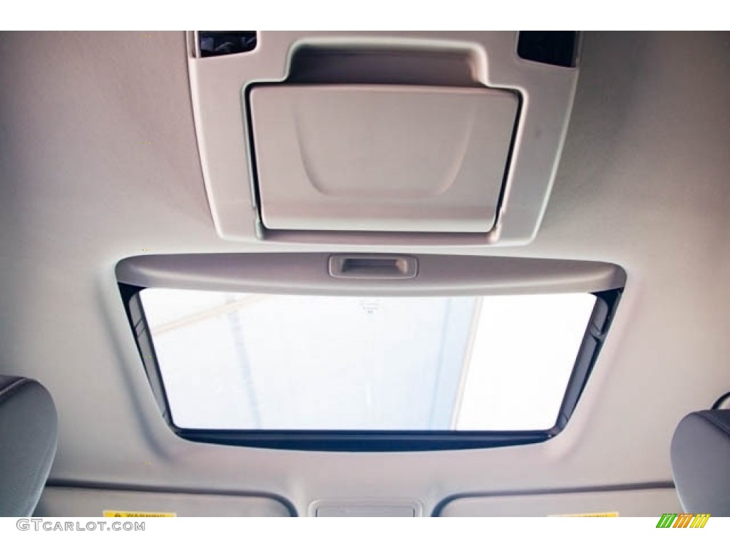 2024 Honda Odyssey Touring Sunroof Photos