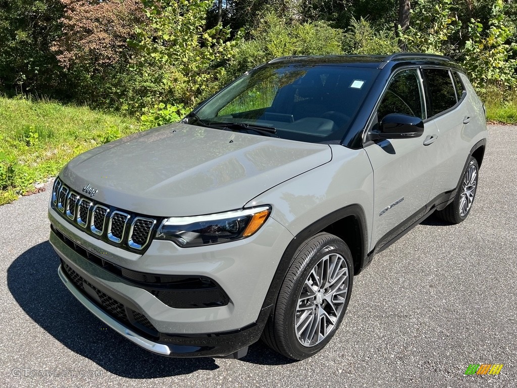 2024 Compass Limited 4x4 - Sting-Gray / Black photo #2