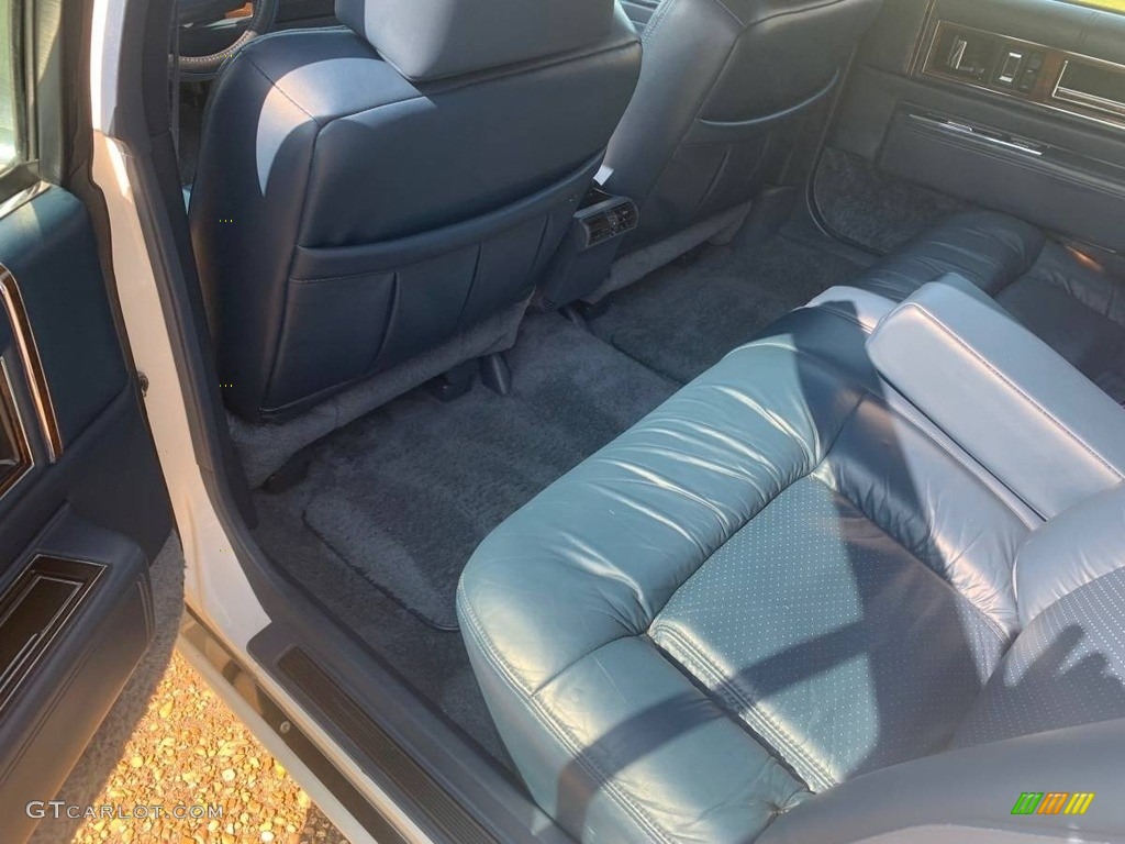 1992 Cadillac DeVille Sedan Rear Seat Photo #146630260