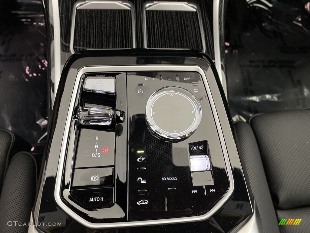 2024 BMW 7 Series 740i Sedan Transmission Photos