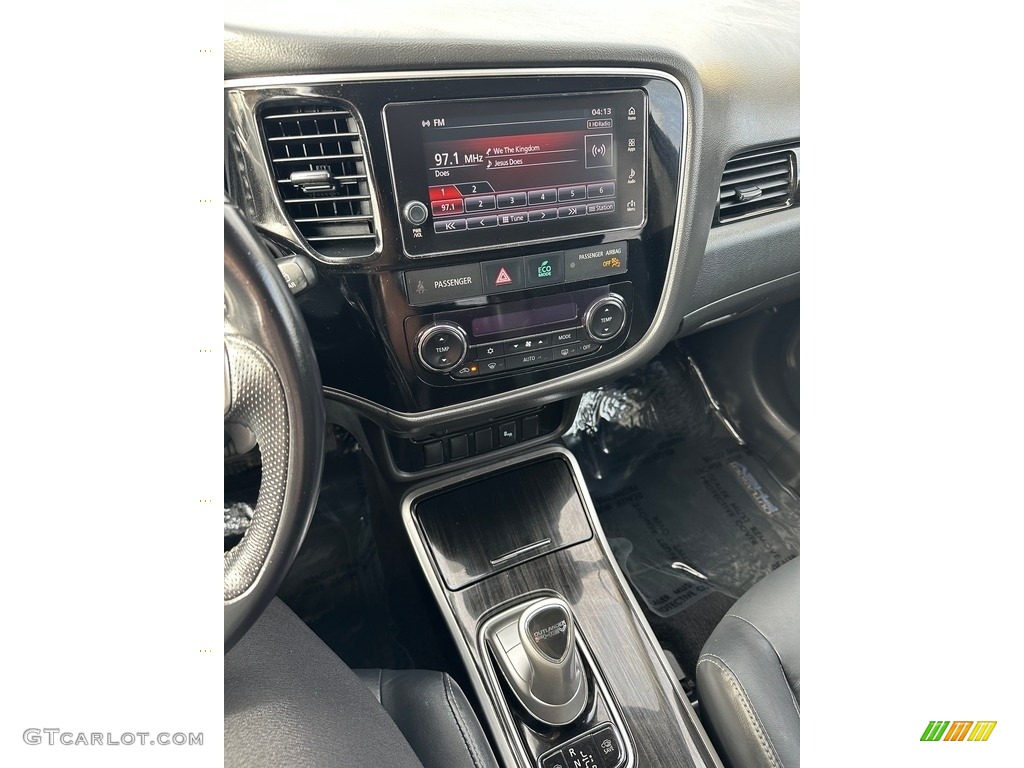 2018 Outlander SEL S-AWC Plug-In Hybrid - Diamond White Pearl / Black photo #9